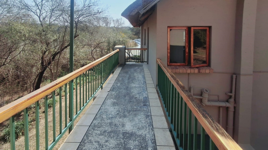 4 Bedroom Property for Sale in Boschenvaal River Front Lodges Free State